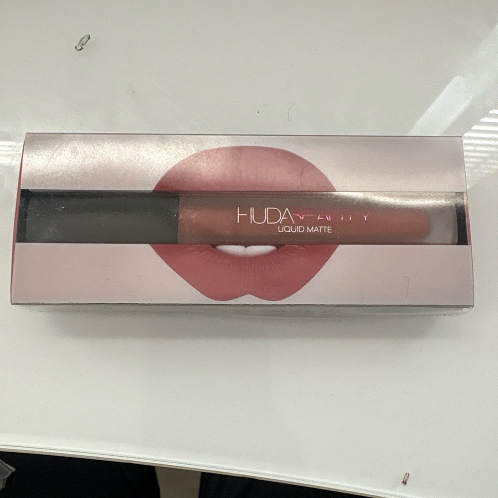 HUDA BEAUTY Liquid Matte Lipstick - Sugar Mama